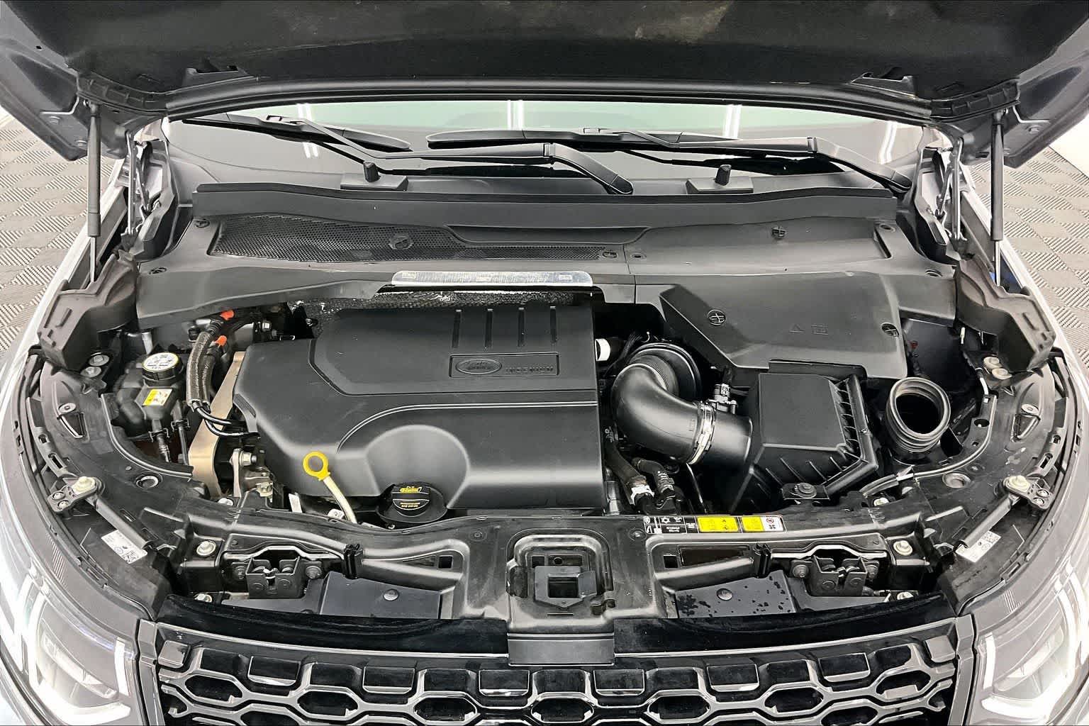 Thumbnail: 2022 Land Rover Discovery Sport - 9