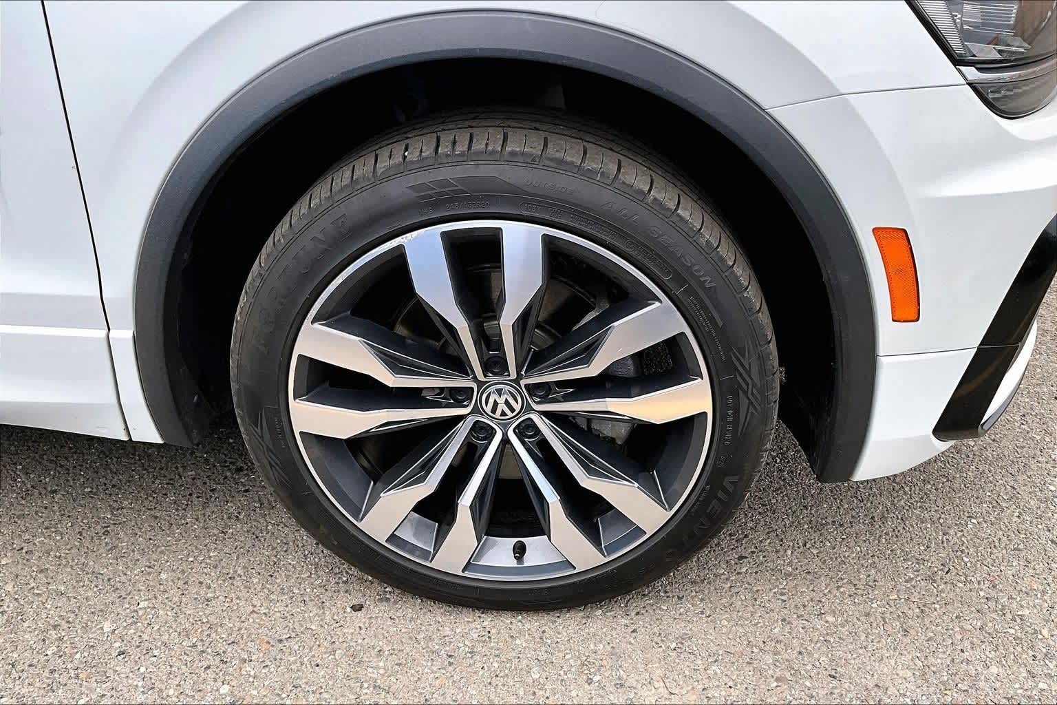 Thumbnail: 2020 Volkswagen Tiguan - 14