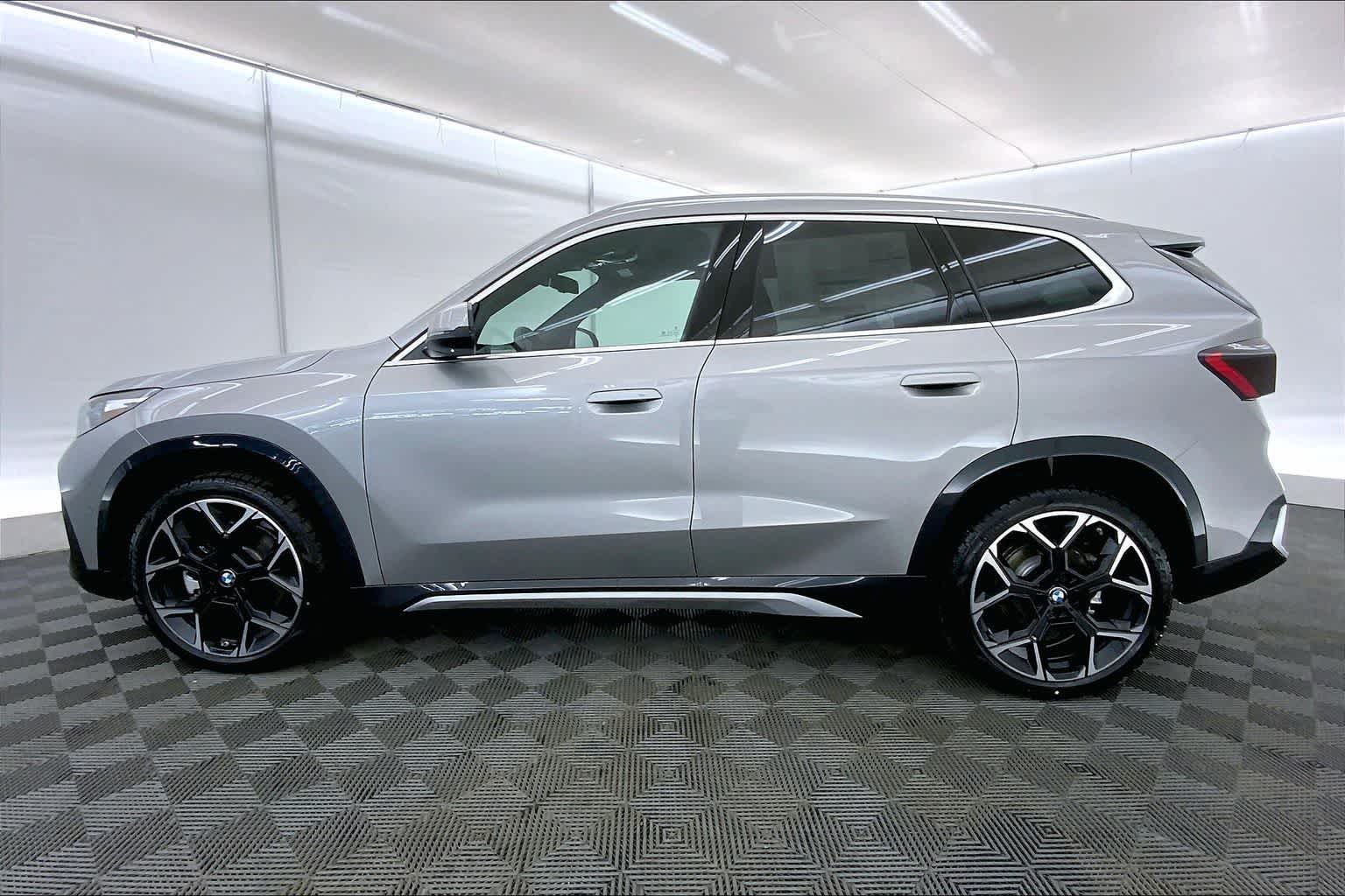Thumbnail: 2026 BMW X1 - 3