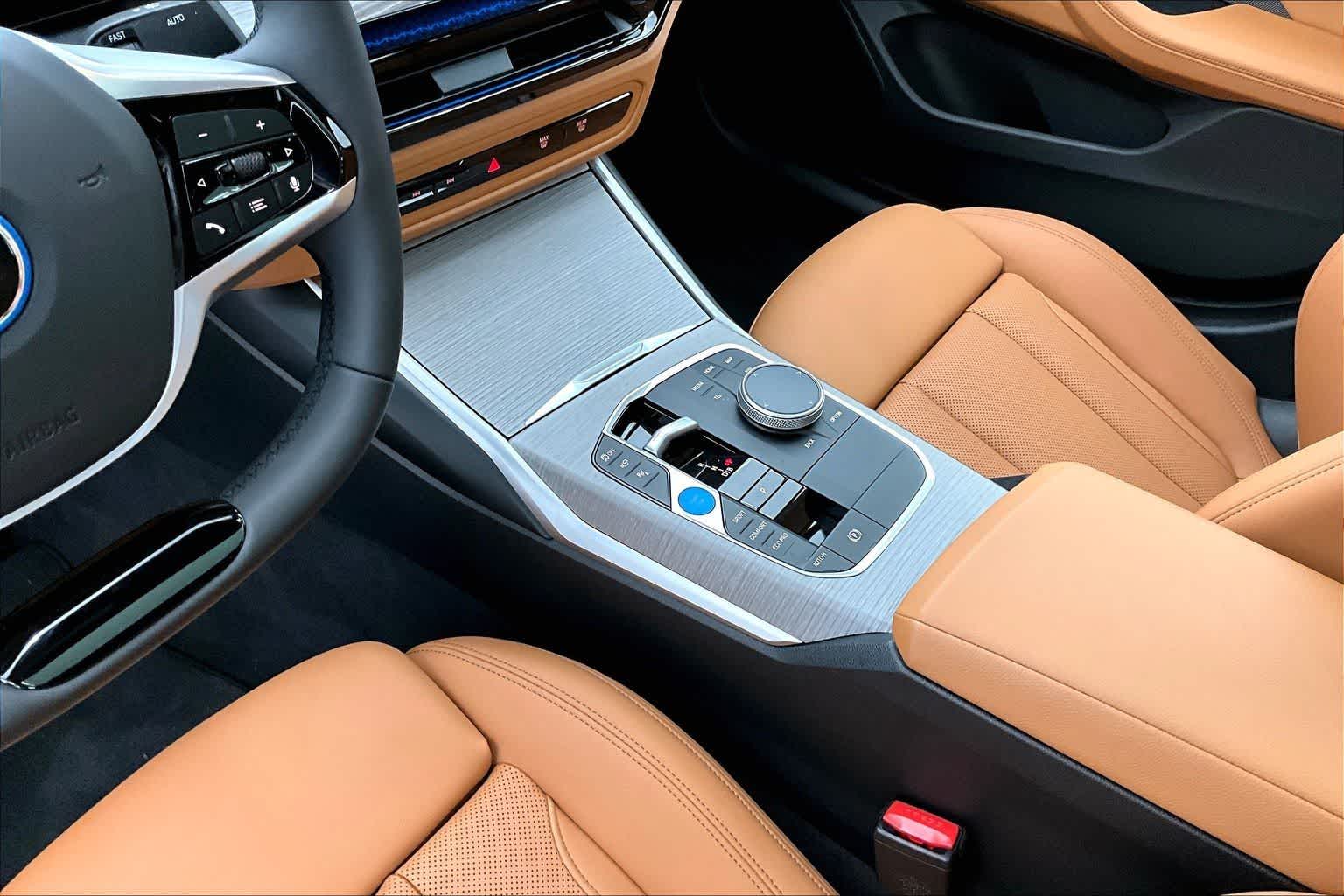 Thumbnail: 2025 BMW i4 - 16