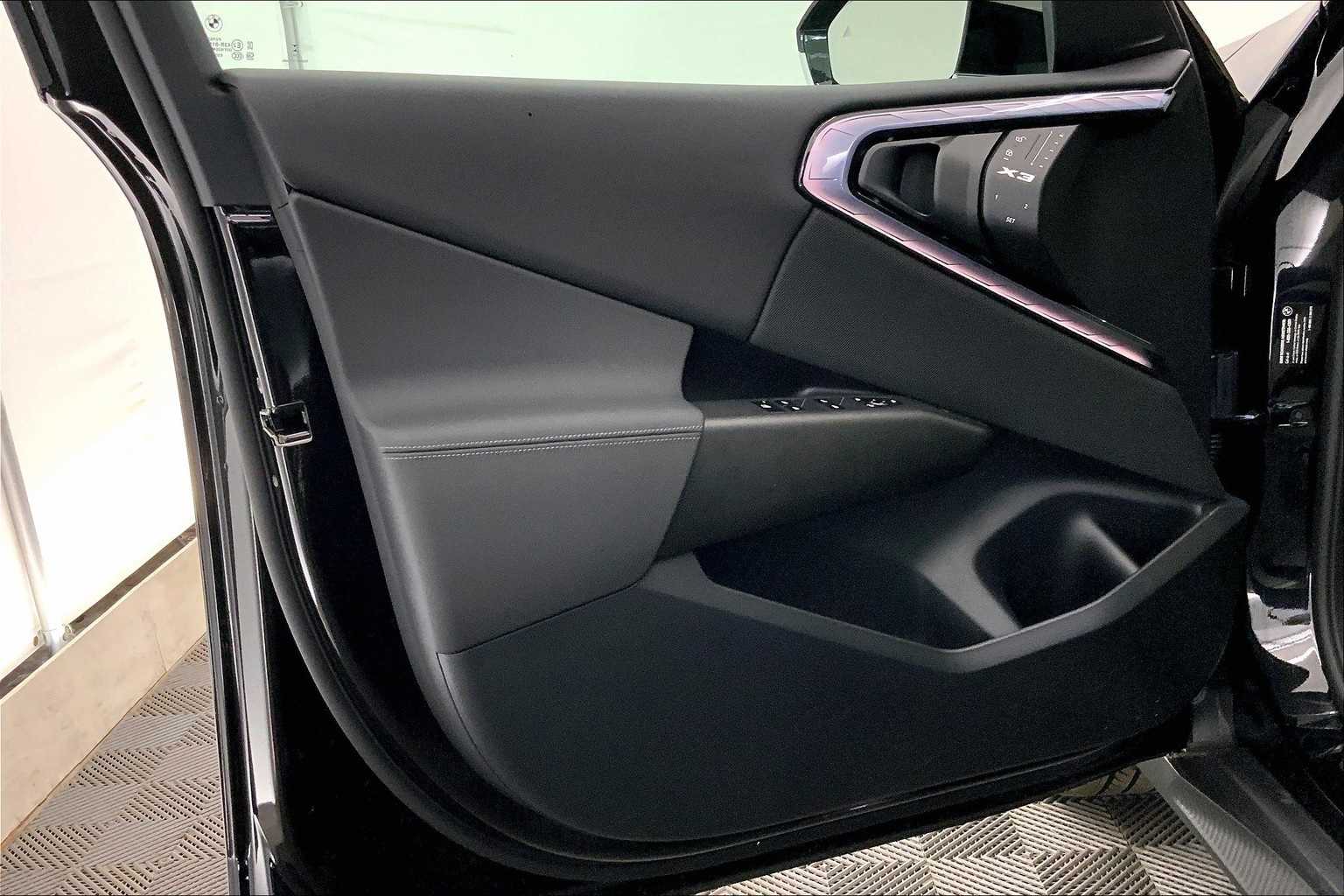 Thumbnail: 2025 BMW X3 - 27