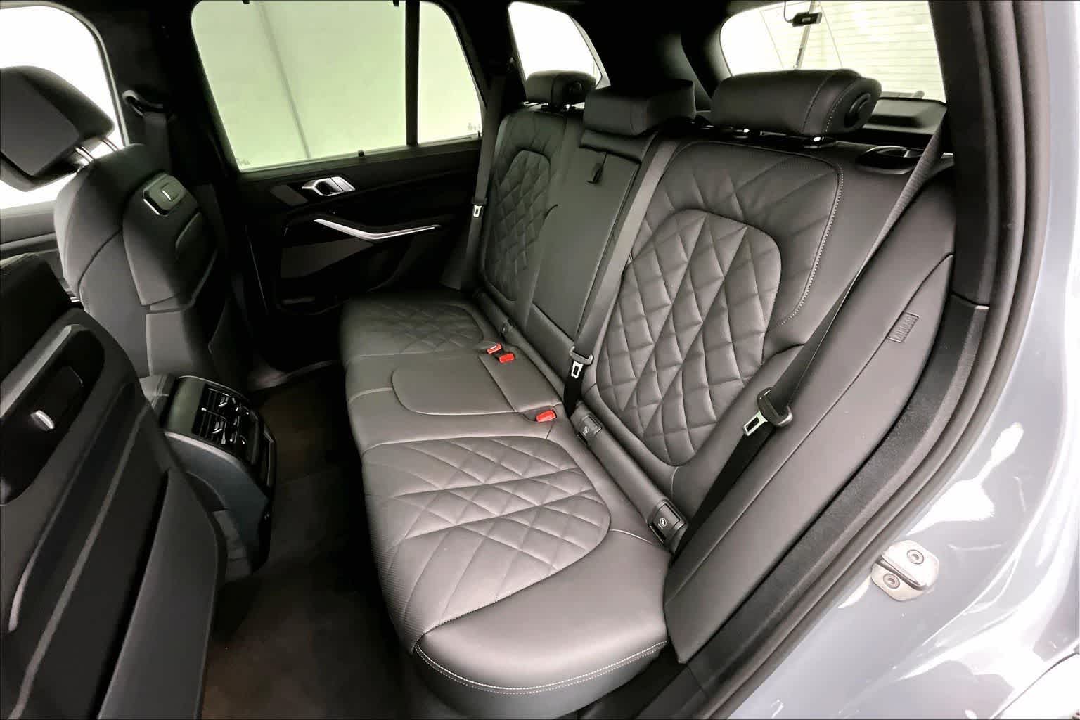 Thumbnail: 2026 BMW X5 - 13