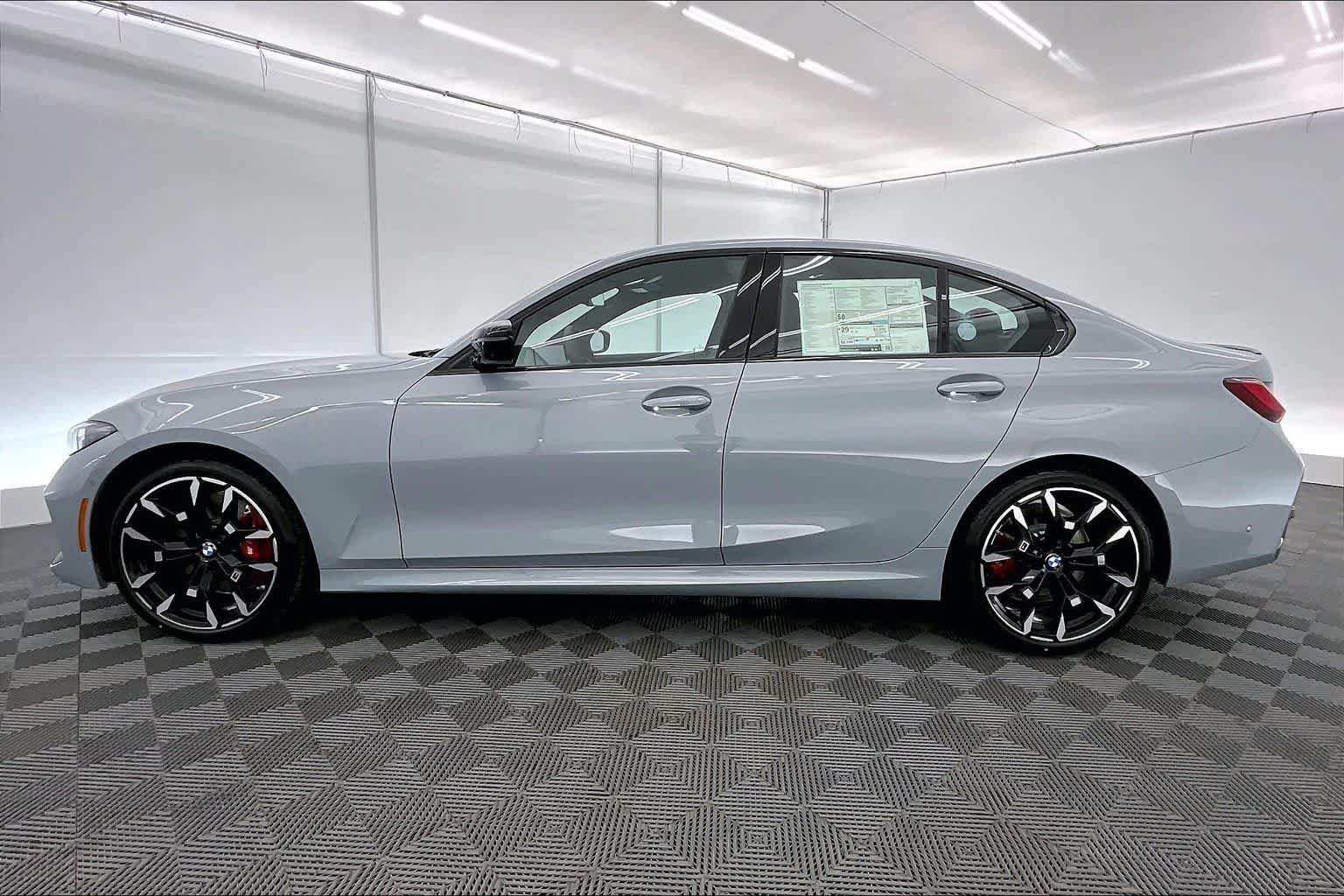 Thumbnail: 2026 BMW 3 Series - 3
