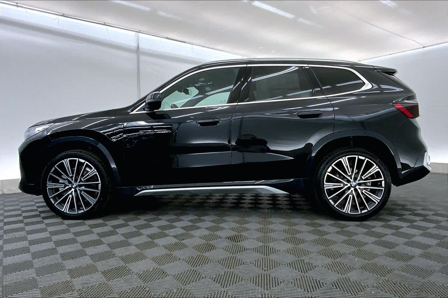 Thumbnail: 2026 BMW X1 - 3