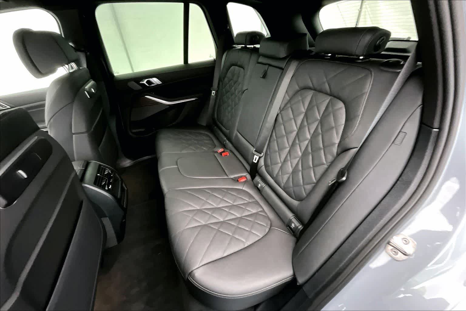 Thumbnail: 2026 BMW X5 - 13