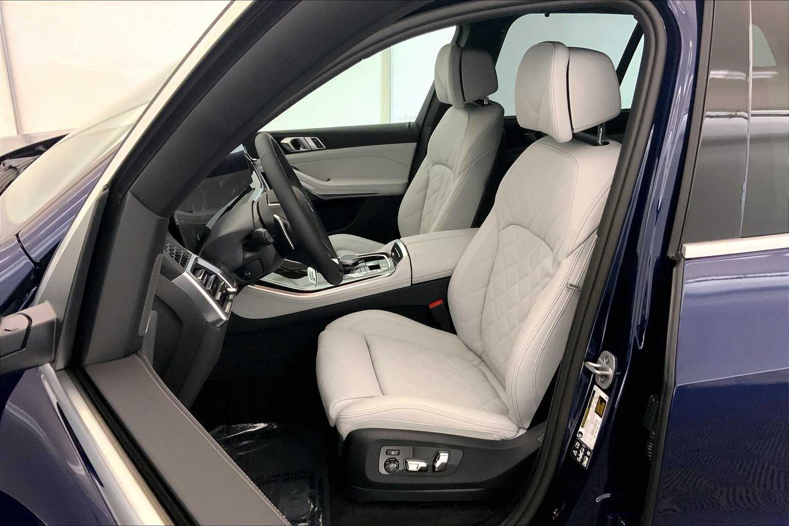 Thumbnail: 2026 BMW X5 - 11