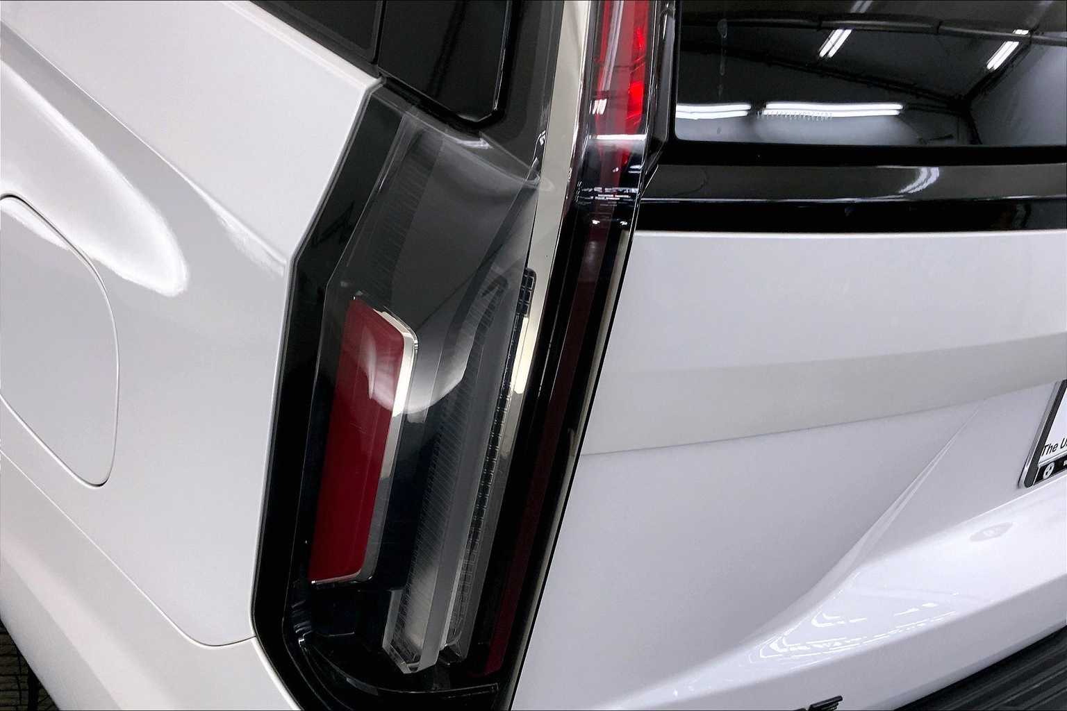 Thumbnail: 2021 Cadillac Escalade - 32
