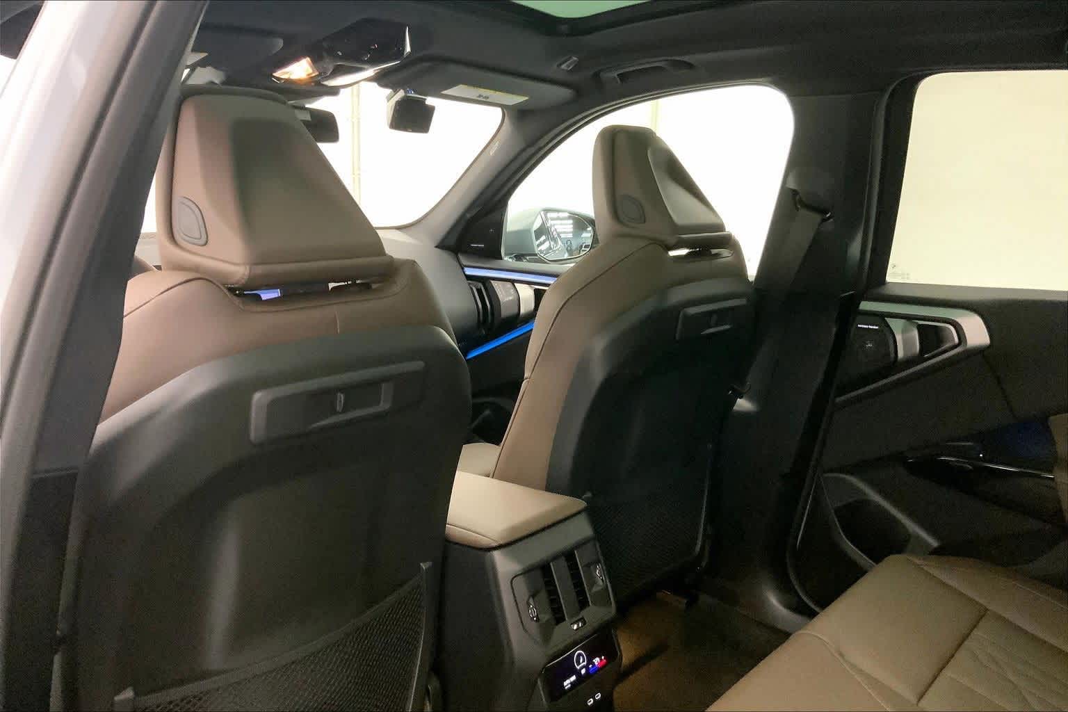 Thumbnail: 2026 BMW X3 - 12