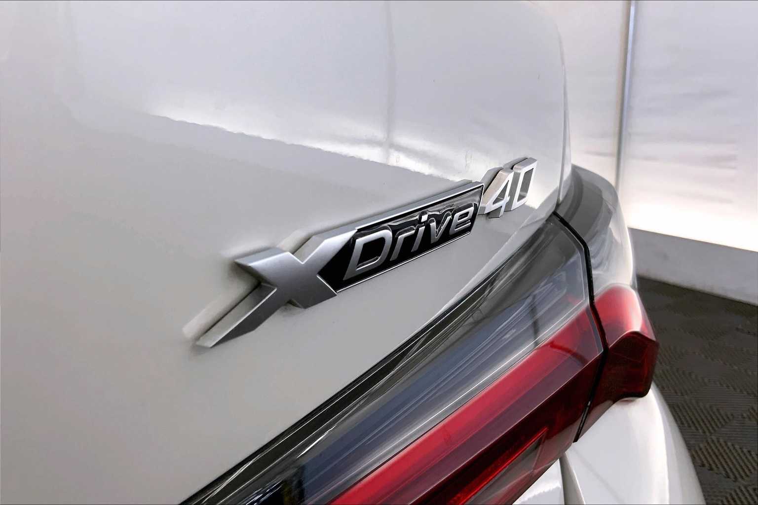 Thumbnail: 2025 BMW i4 - 7