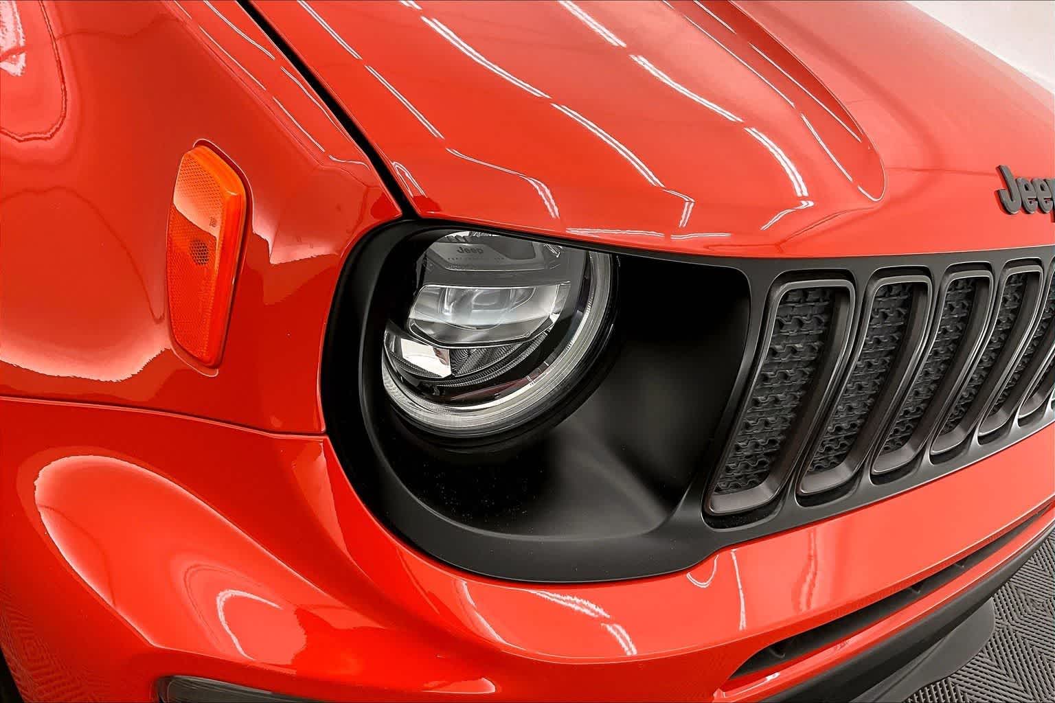 Thumbnail: 2021 Jeep Renegade - 31