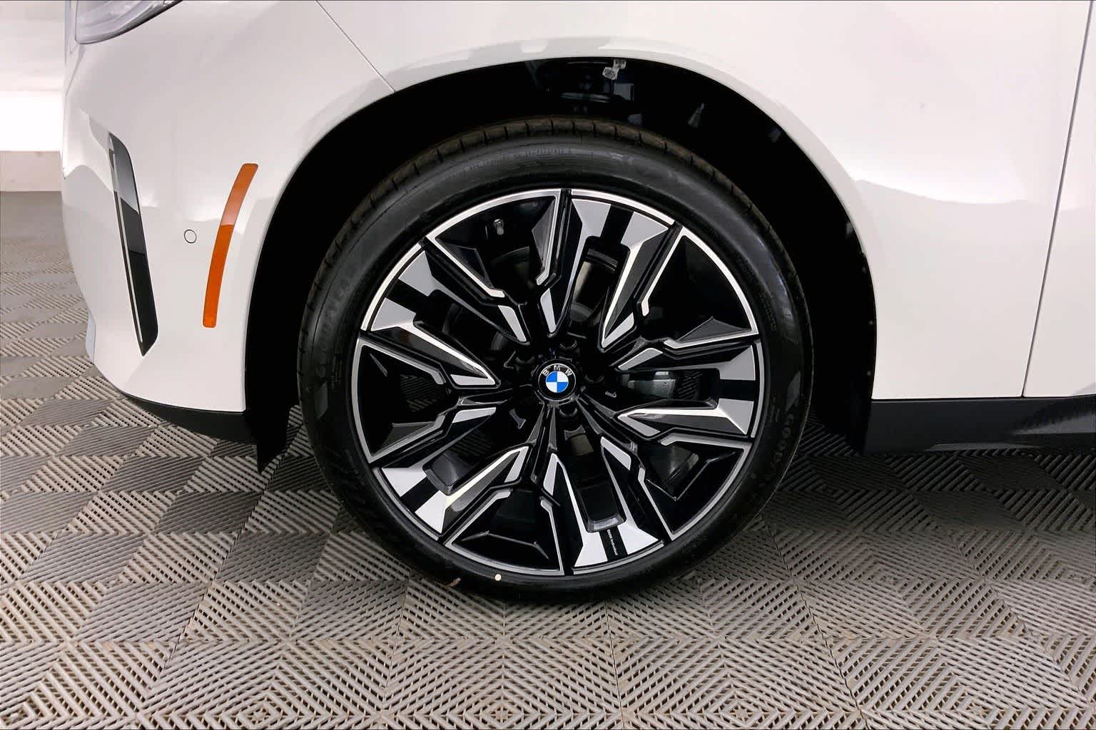 Thumbnail: 2025 BMW X3 - 8