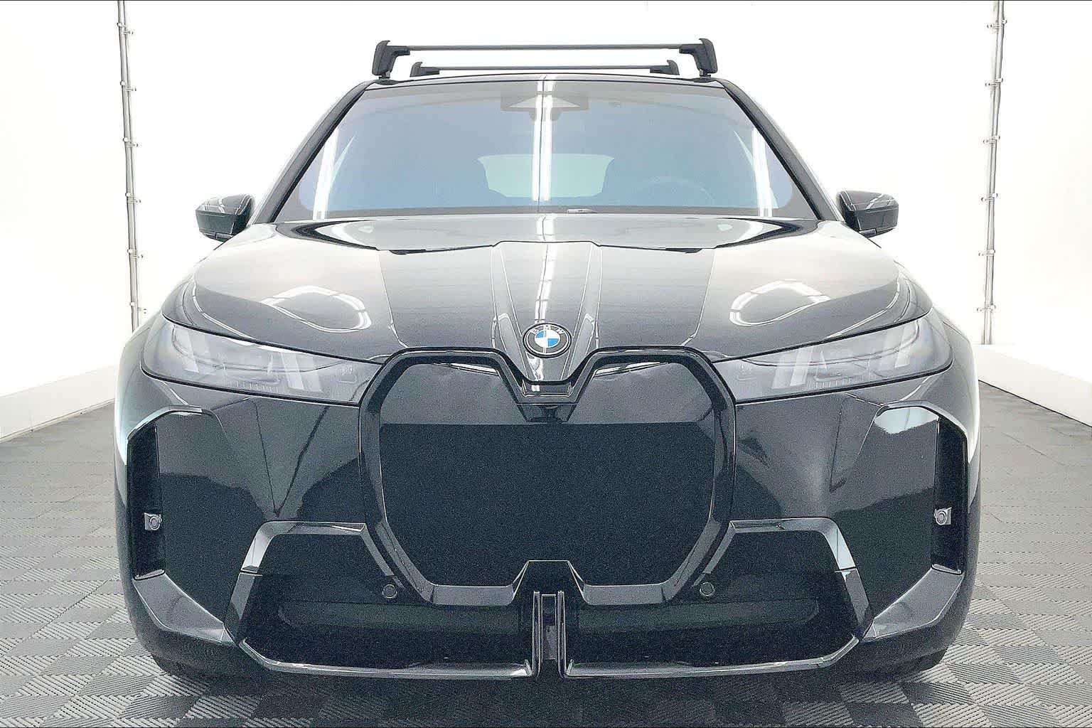 Thumbnail: 2026 BMW iX - 6