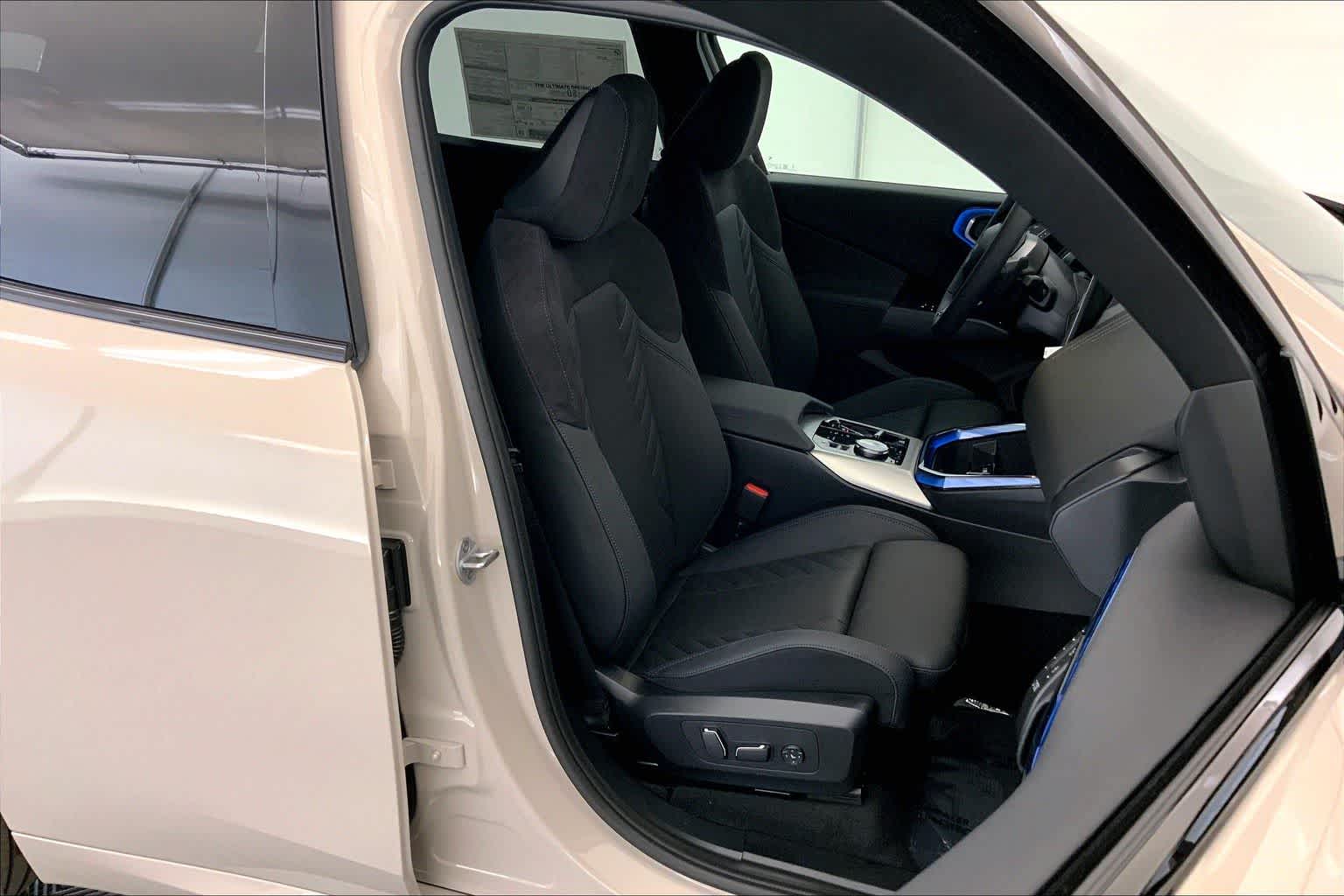Thumbnail: 2025 BMW X3 - 14