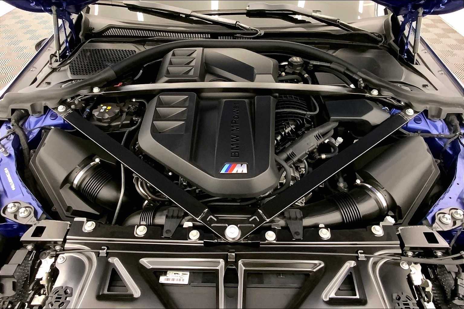 Thumbnail: 2025 BMW M2 - 9