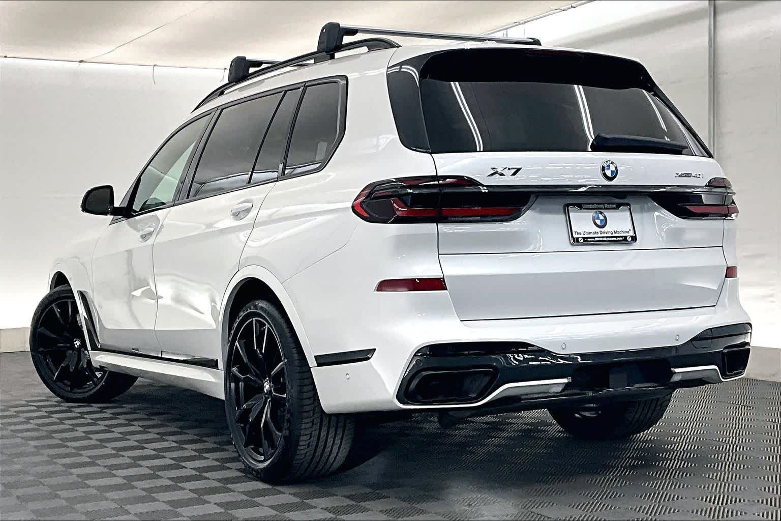 Thumbnail: 2026 BMW X7 - 4
