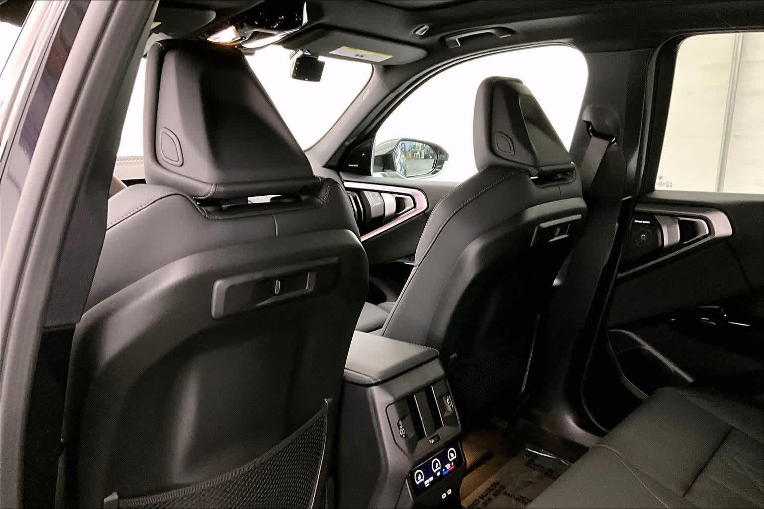 Thumbnail: 2026 BMW X3 - 12