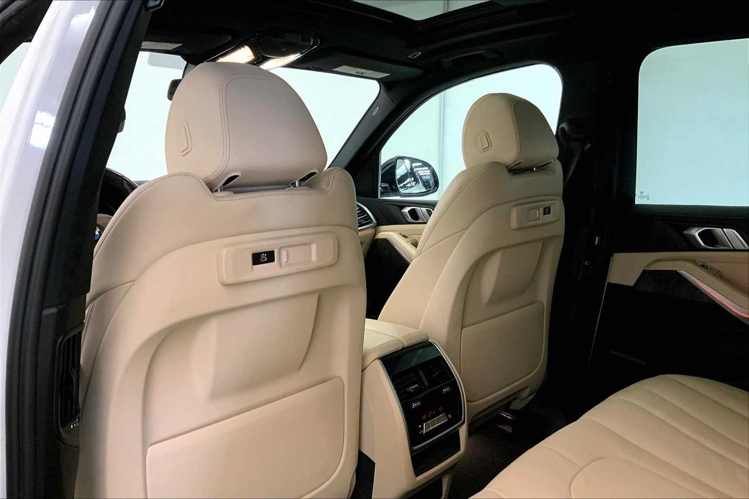 Thumbnail: 2022 BMW X5 - 12