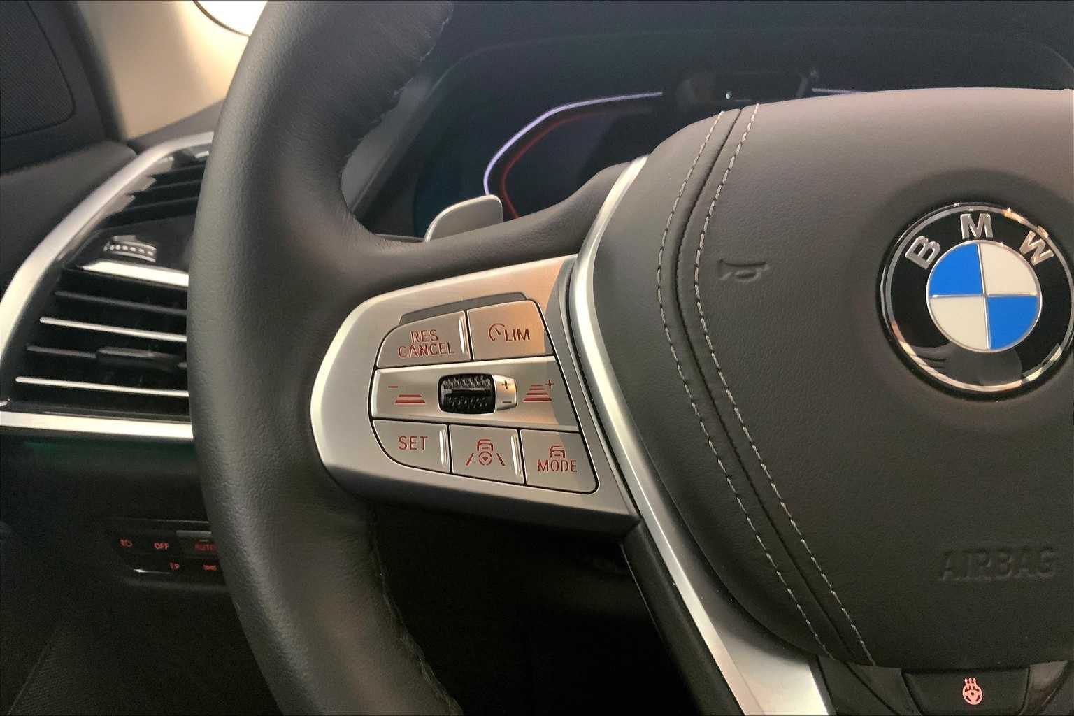 Thumbnail: 2022 BMW X7 - 24