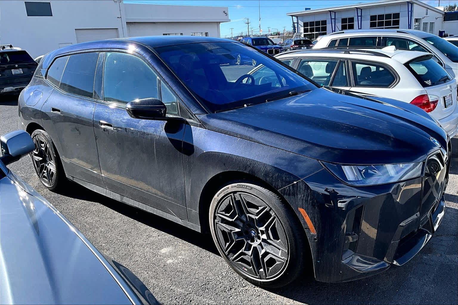 Thumbnail: 2026 BMW iX - 9