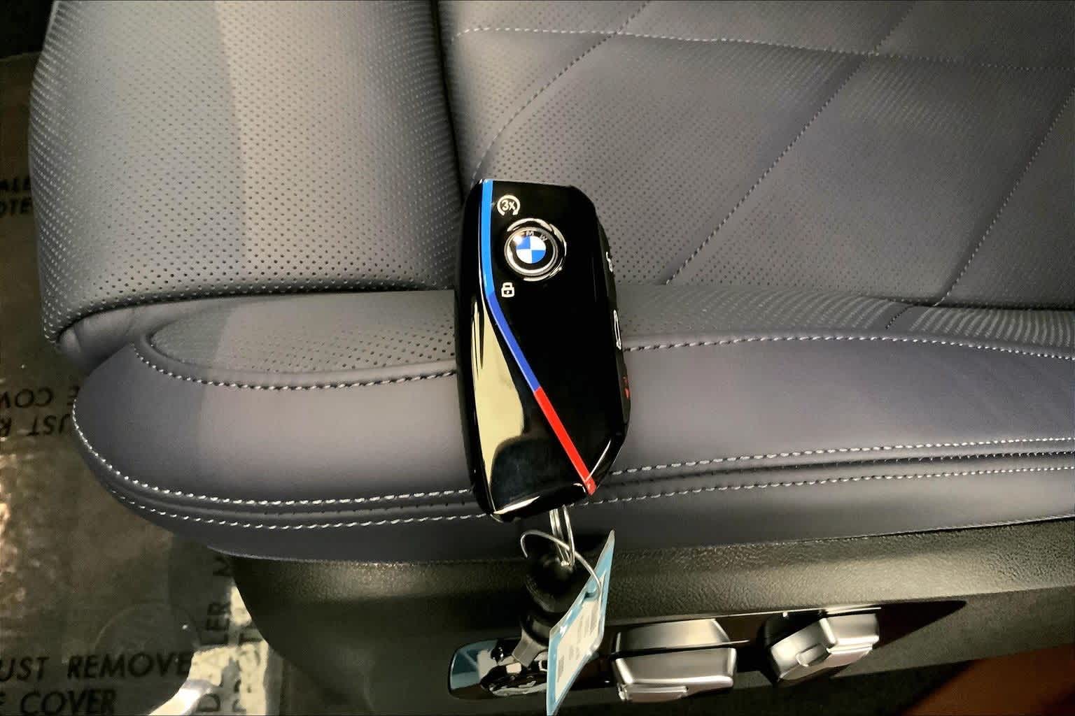 Thumbnail: 2026 BMW XM - 20