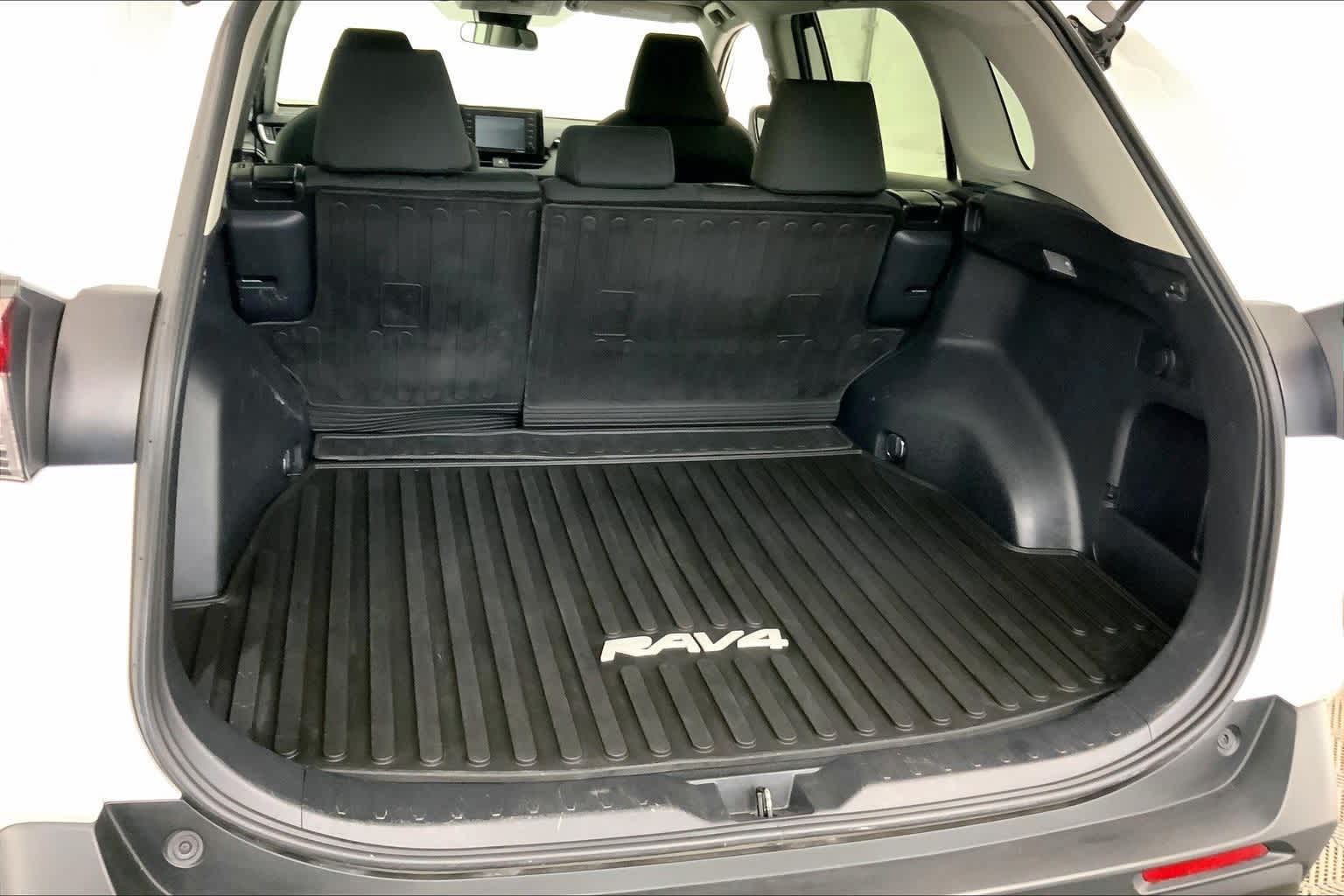 Thumbnail: 2021 Toyota RAV4 - 18