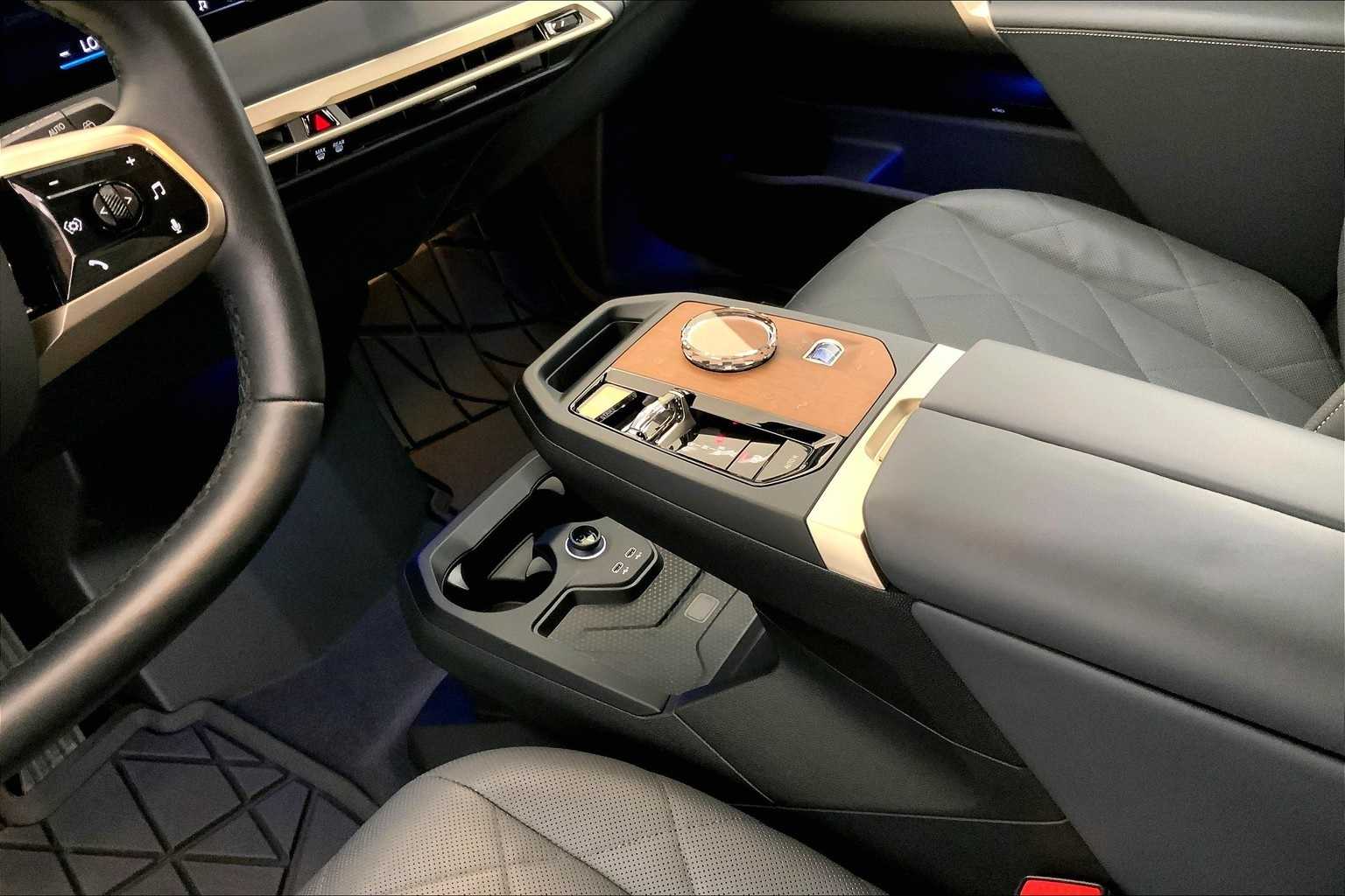 Thumbnail: 2024 BMW iX - 16