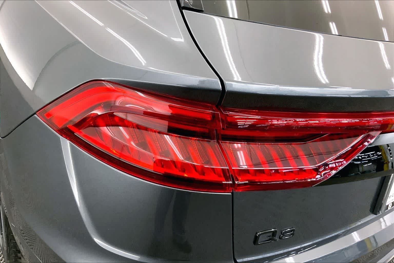 Thumbnail: 2022 Audi Q8 - 32