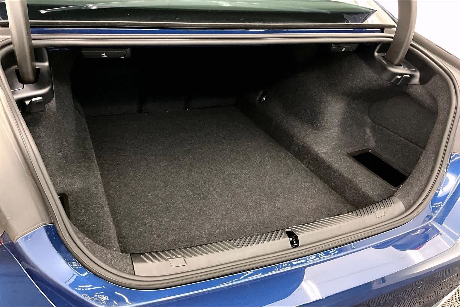 Thumbnail: 2026 BMW 5 Series - 18