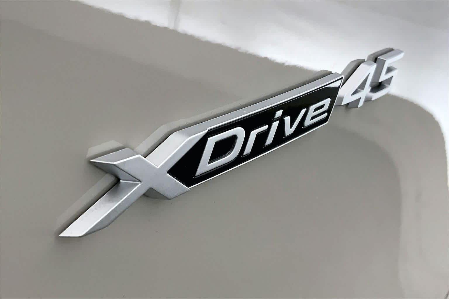 Thumbnail: 2026 BMW iX - 7