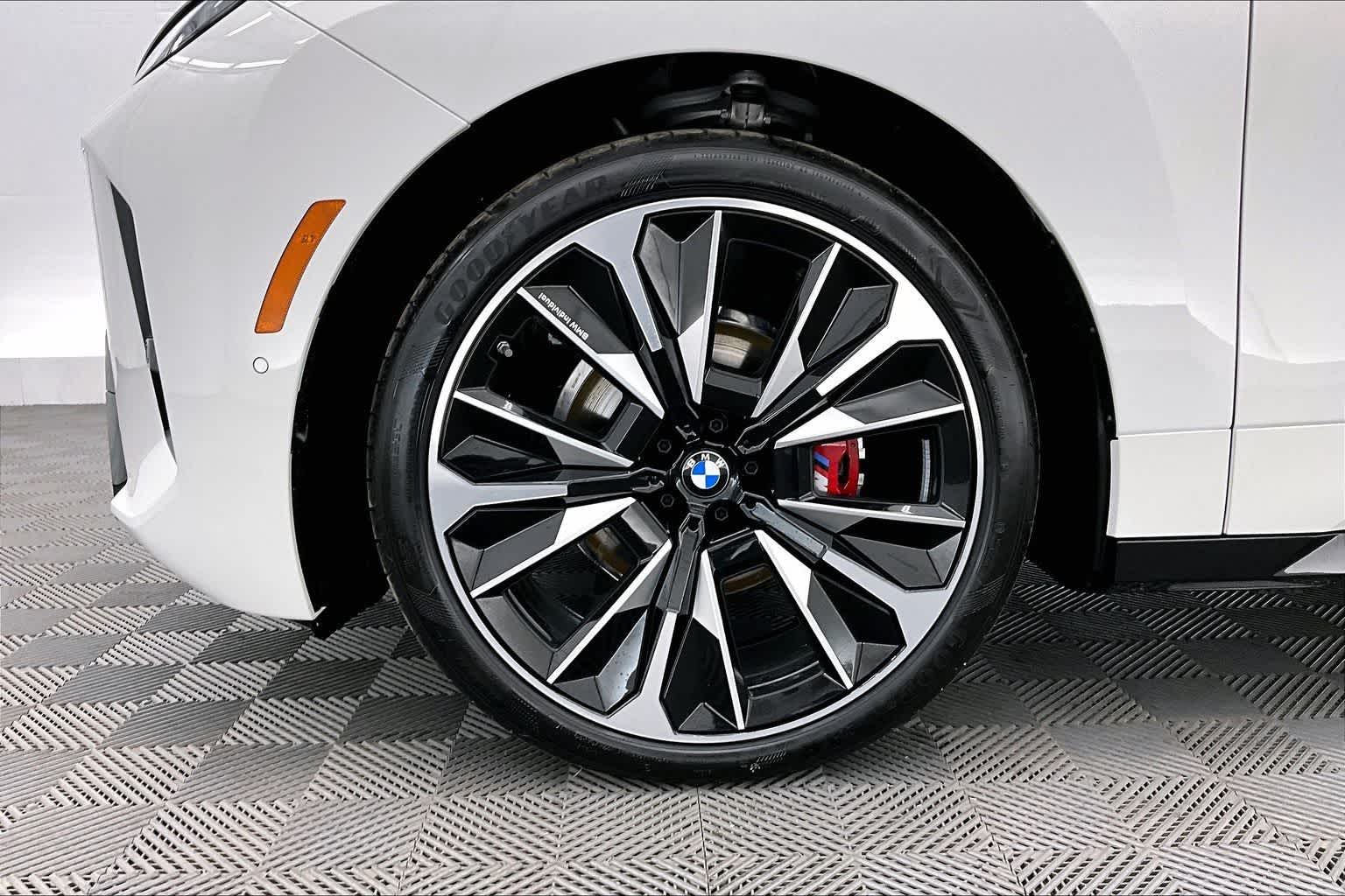 Thumbnail: 2026 BMW iX - 8