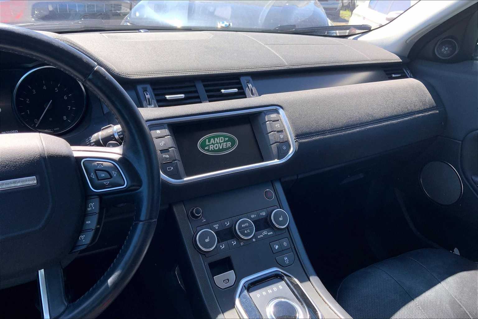 Thumbnail: 2019 Land Rover Range Rover Evoque - 16