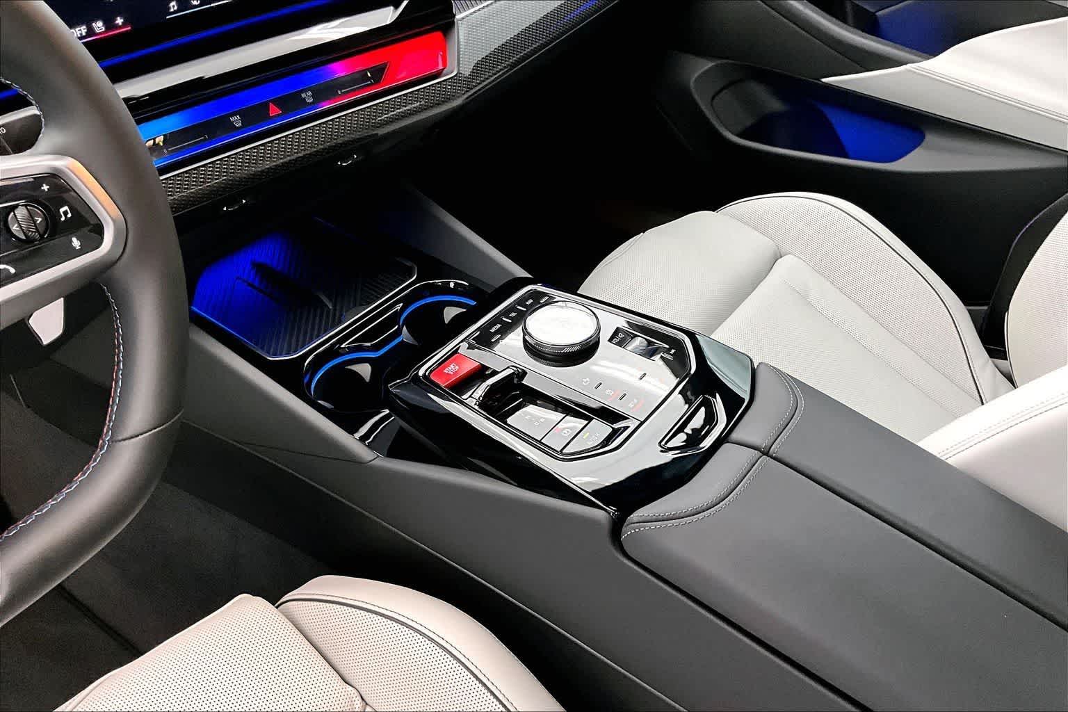 Thumbnail: 2026 BMW M5 - 16