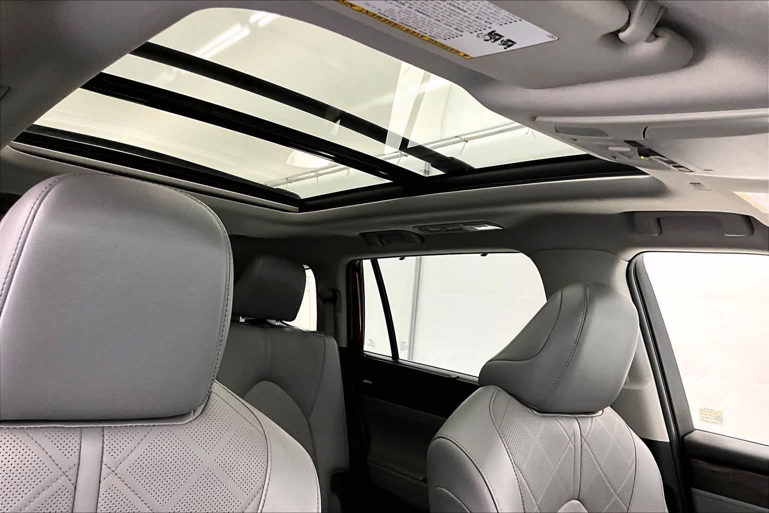 Thumbnail: 2022 Toyota Highlander - 30