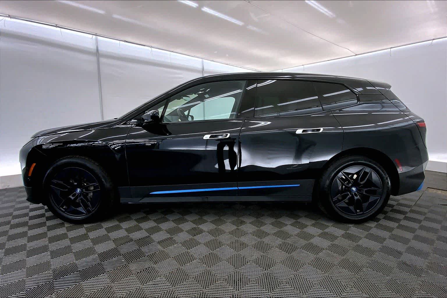 Thumbnail: 2024 BMW iX - 3