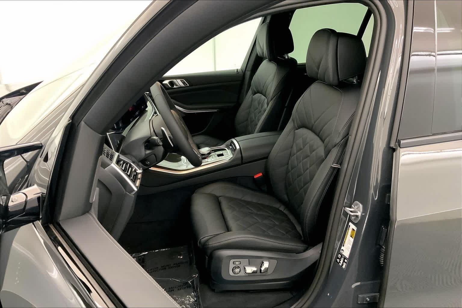 Thumbnail: 2026 BMW X5 - 11