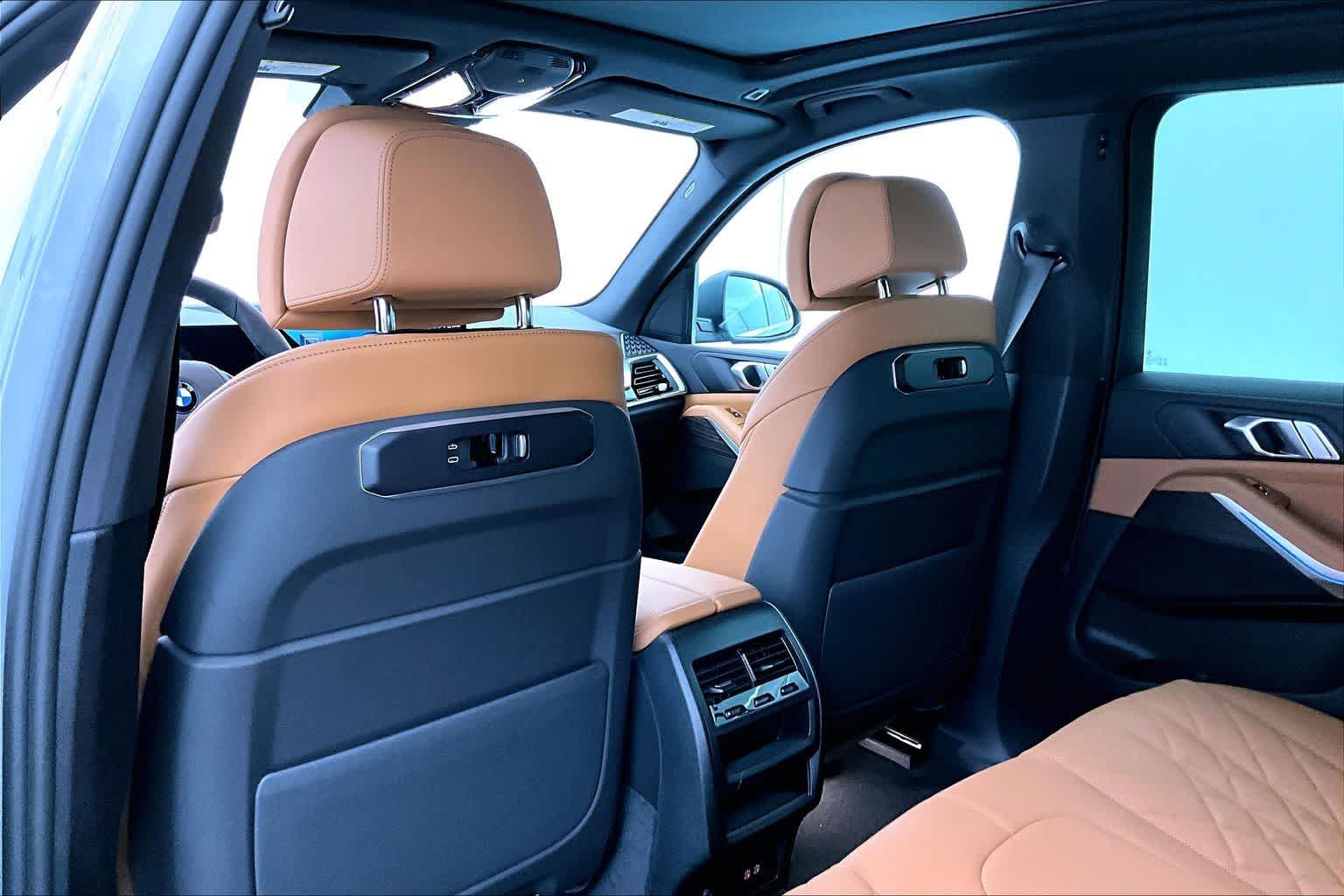 Thumbnail: 2026 BMW X5 - 12