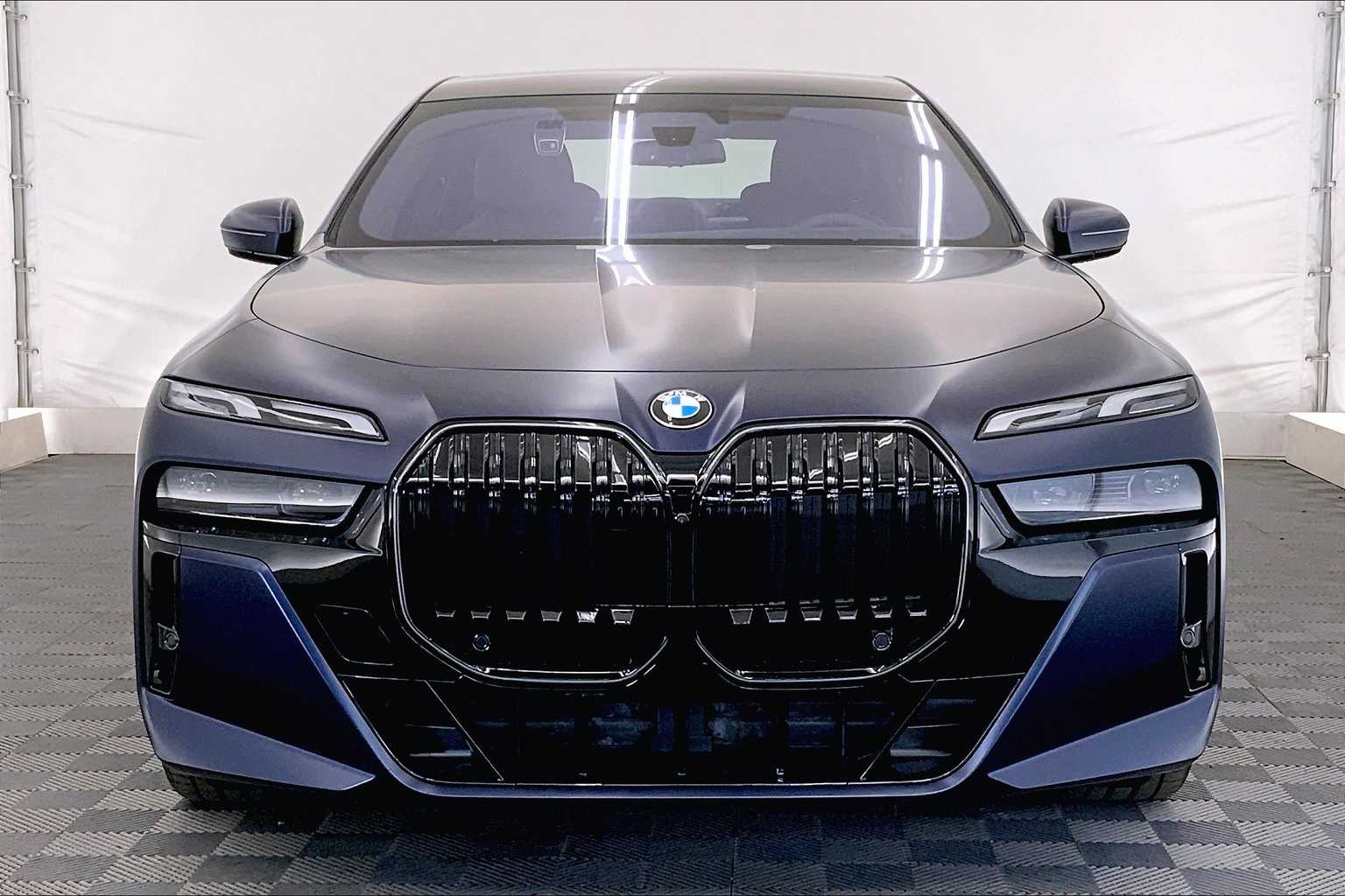 Thumbnail: 2025 BMW 7 Series - 6