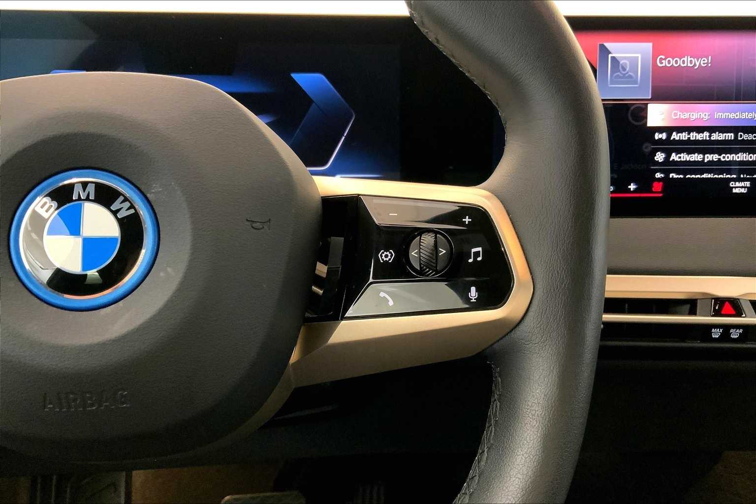 Thumbnail: 2023 BMW iX - 25