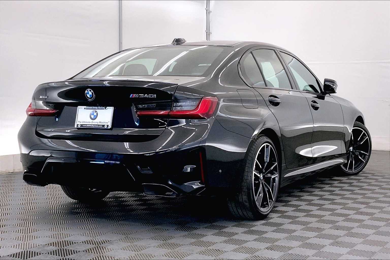 Thumbnail: 2023 BMW 3 Series - 22