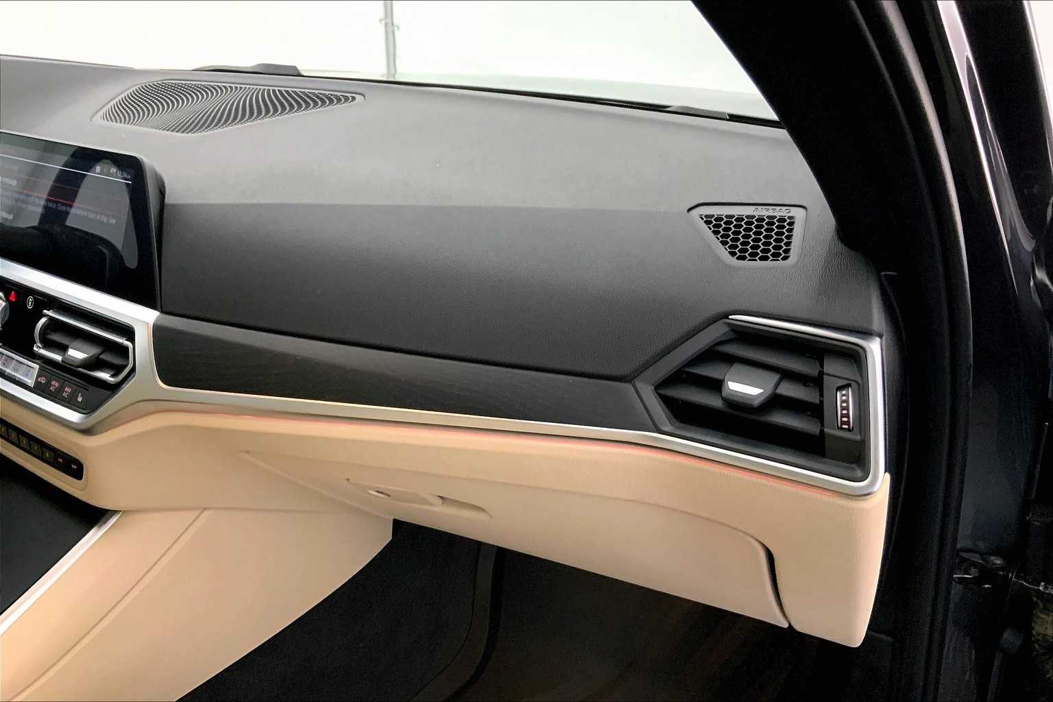 Thumbnail: 2021 BMW 3 Series - 23