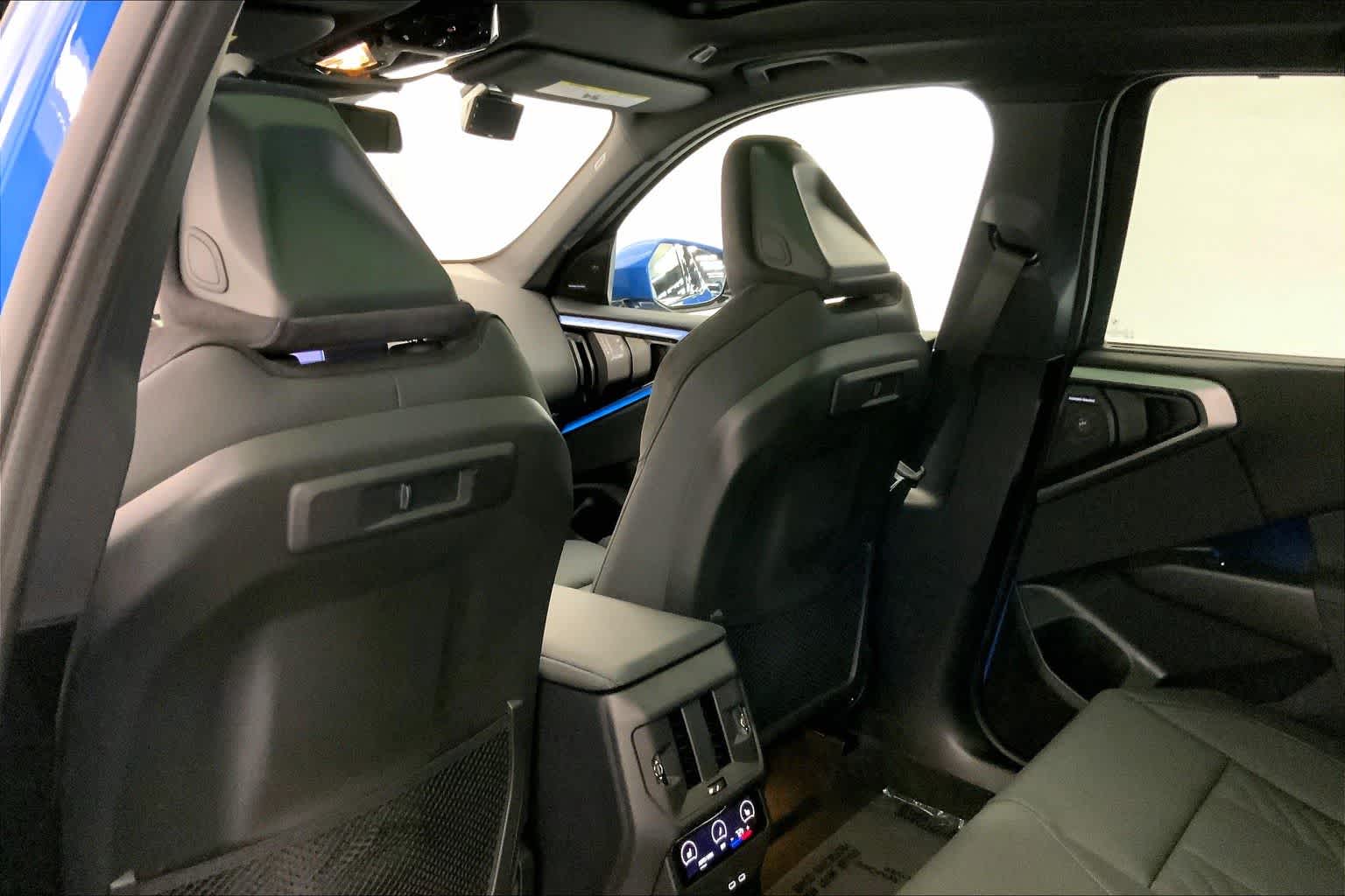 Thumbnail: 2025 BMW X3 - 12