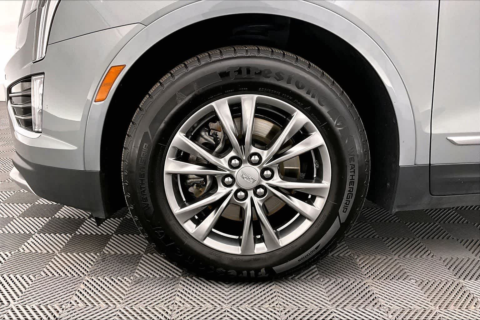 Thumbnail: 2023 Cadillac XT5 - 8