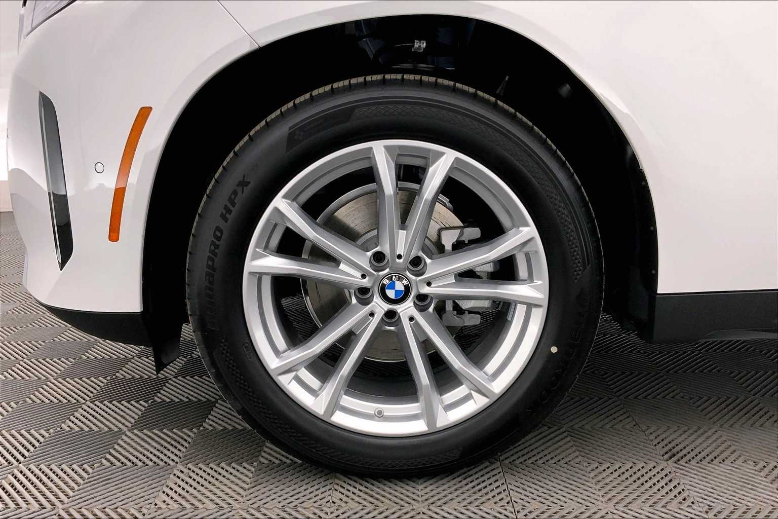 2025 BMW X3 3.0i 8