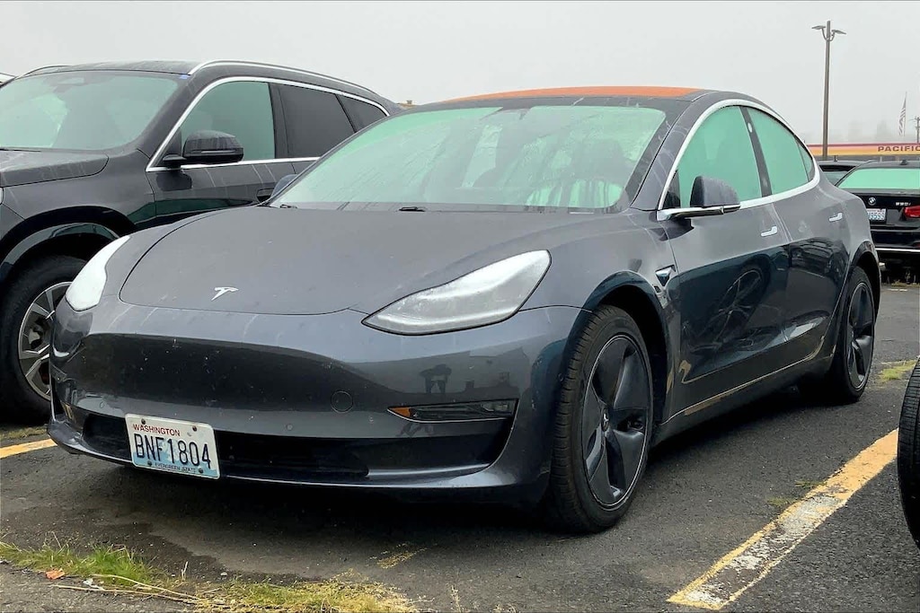 Used 2018 Tesla Model 3  Sedan