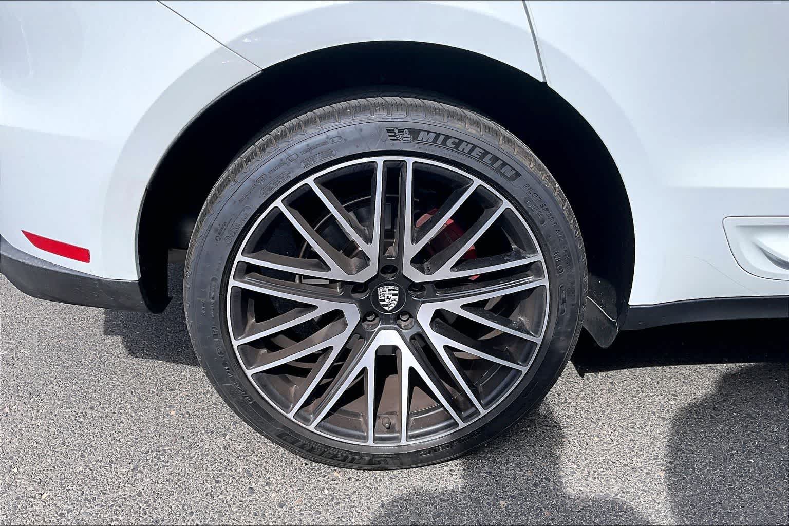 Thumbnail: 2024 Porsche Macan - 20