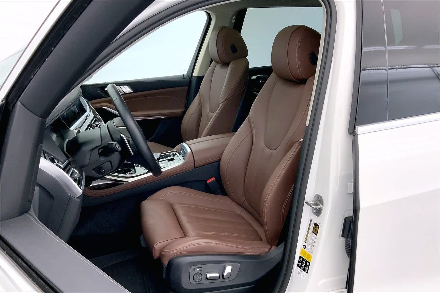 Thumbnail: 2021 BMW X7 - 11