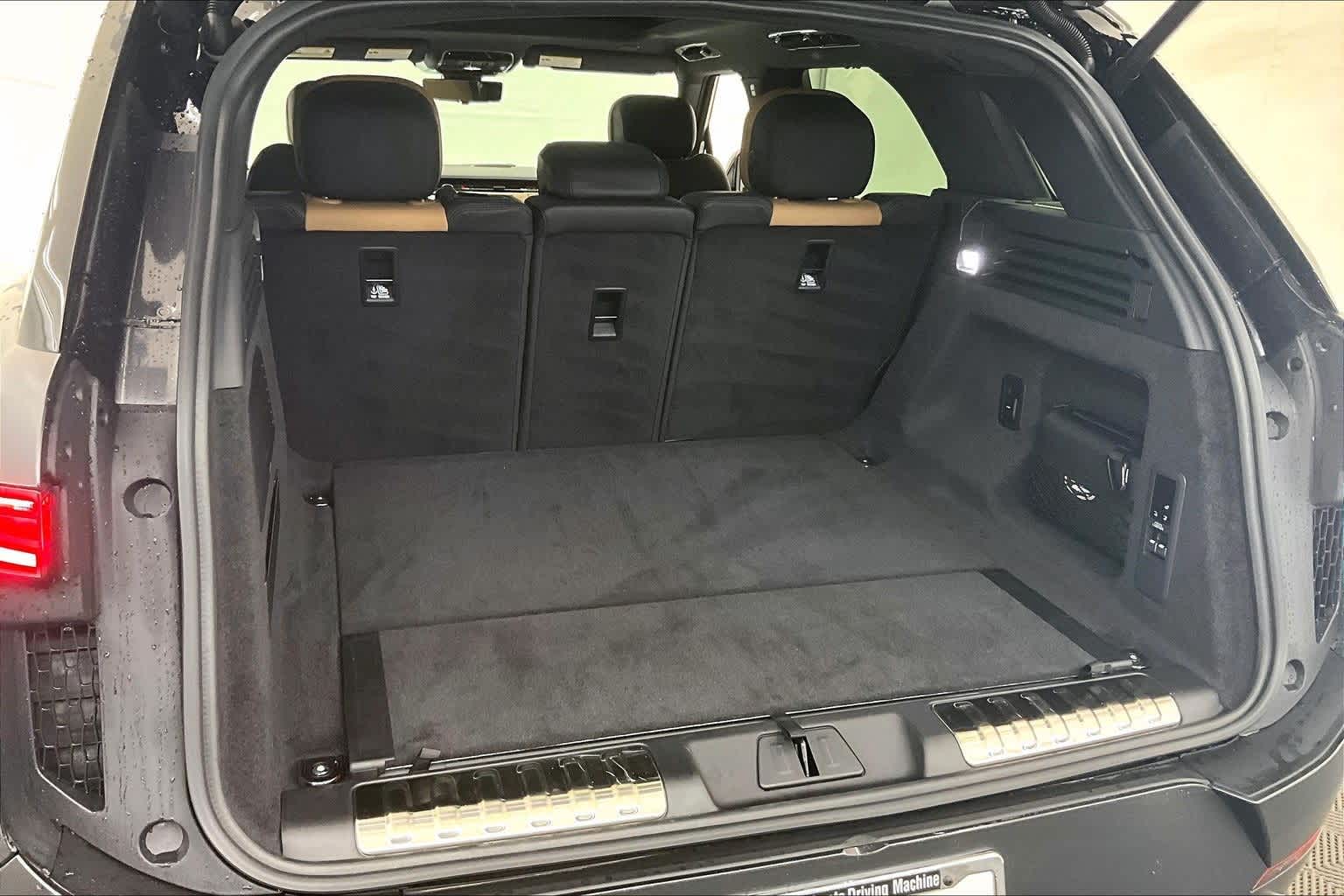 Thumbnail: 2026 Land Rover Range Rover Sport - 18