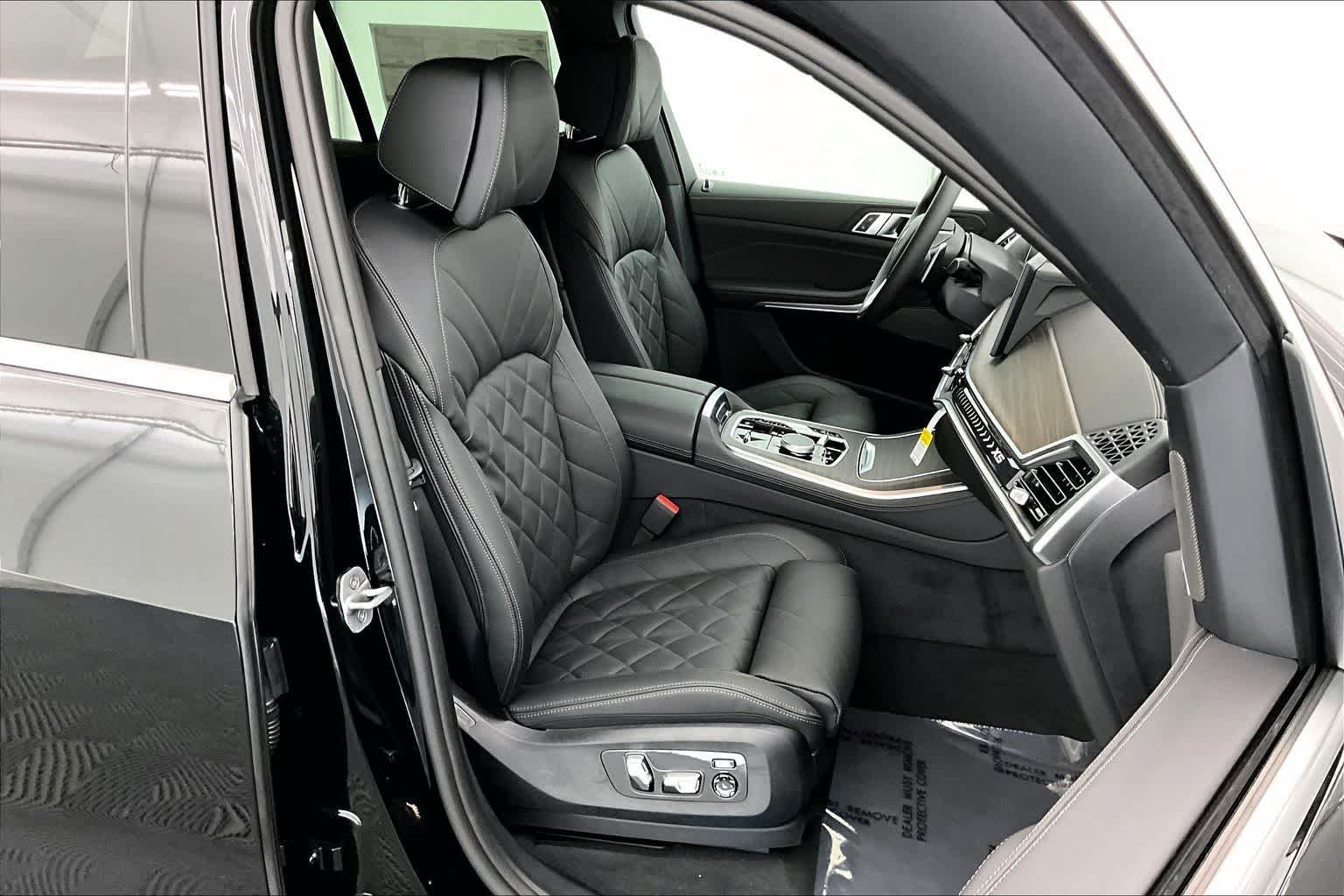 Thumbnail: 2026 BMW X5 - 14