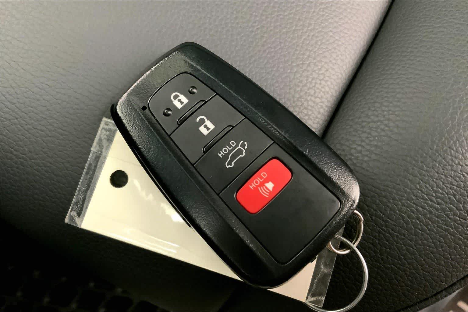 Thumbnail: 2021 Toyota Highlander - 19