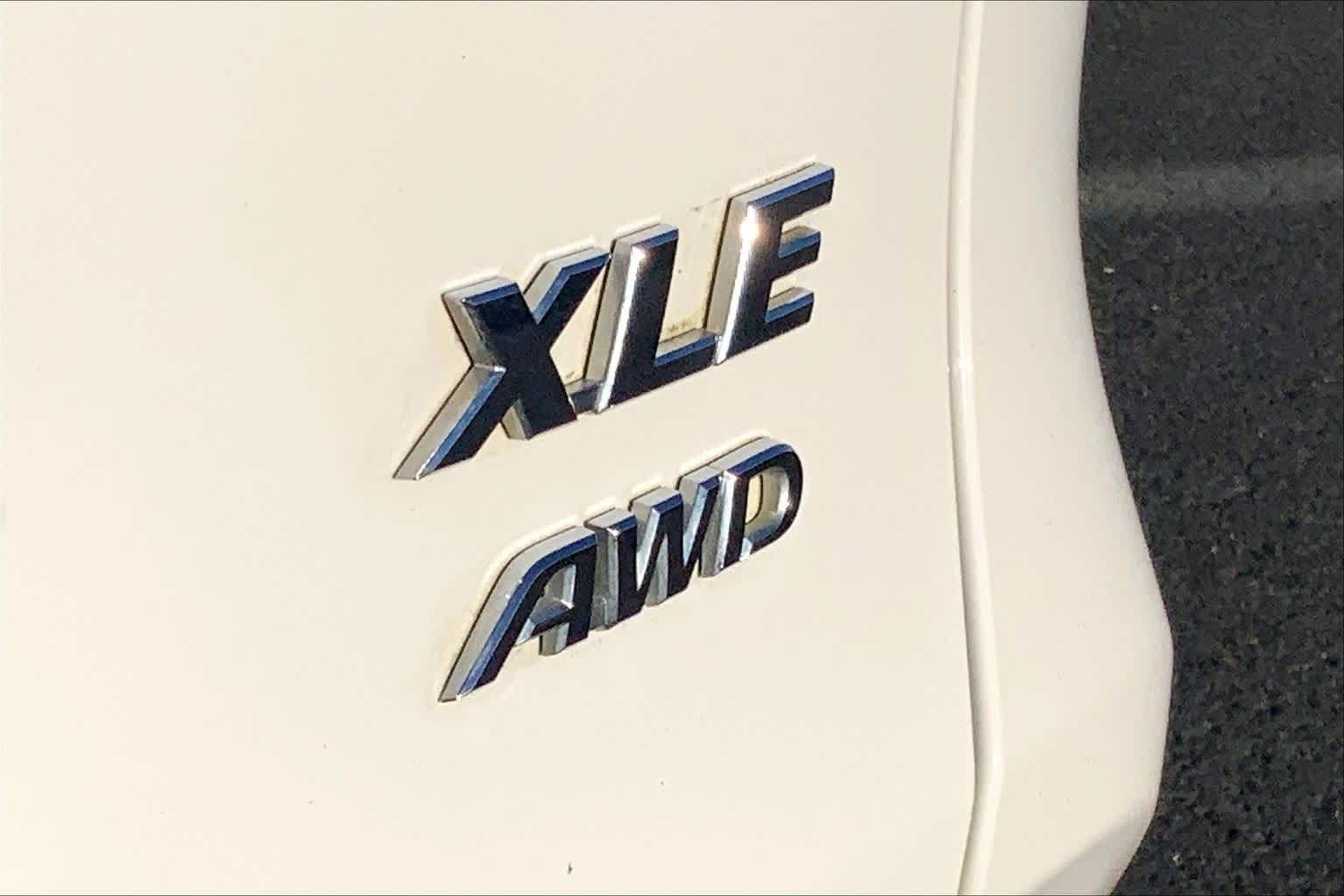 Thumbnail: 2021 Toyota RAV4 - 7